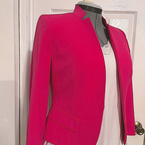 Beautiful fuchsia / magenta /pink lined jacket blazer size 4 like new condition